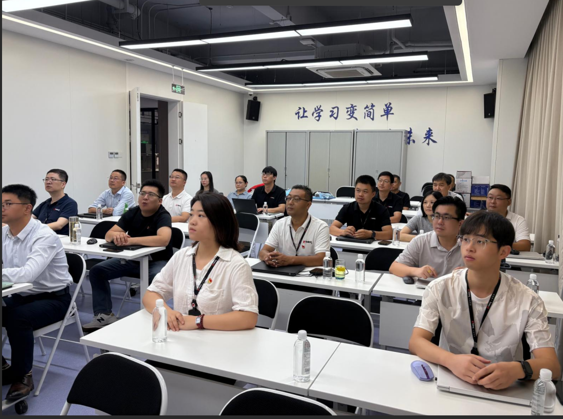 特领达党支部组织观看抗战胜利80周年阅兵仪式，凝聚爱国情怀1